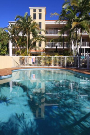 Отель Koala Cove Holiday Apartments  Серферс-Парадайс